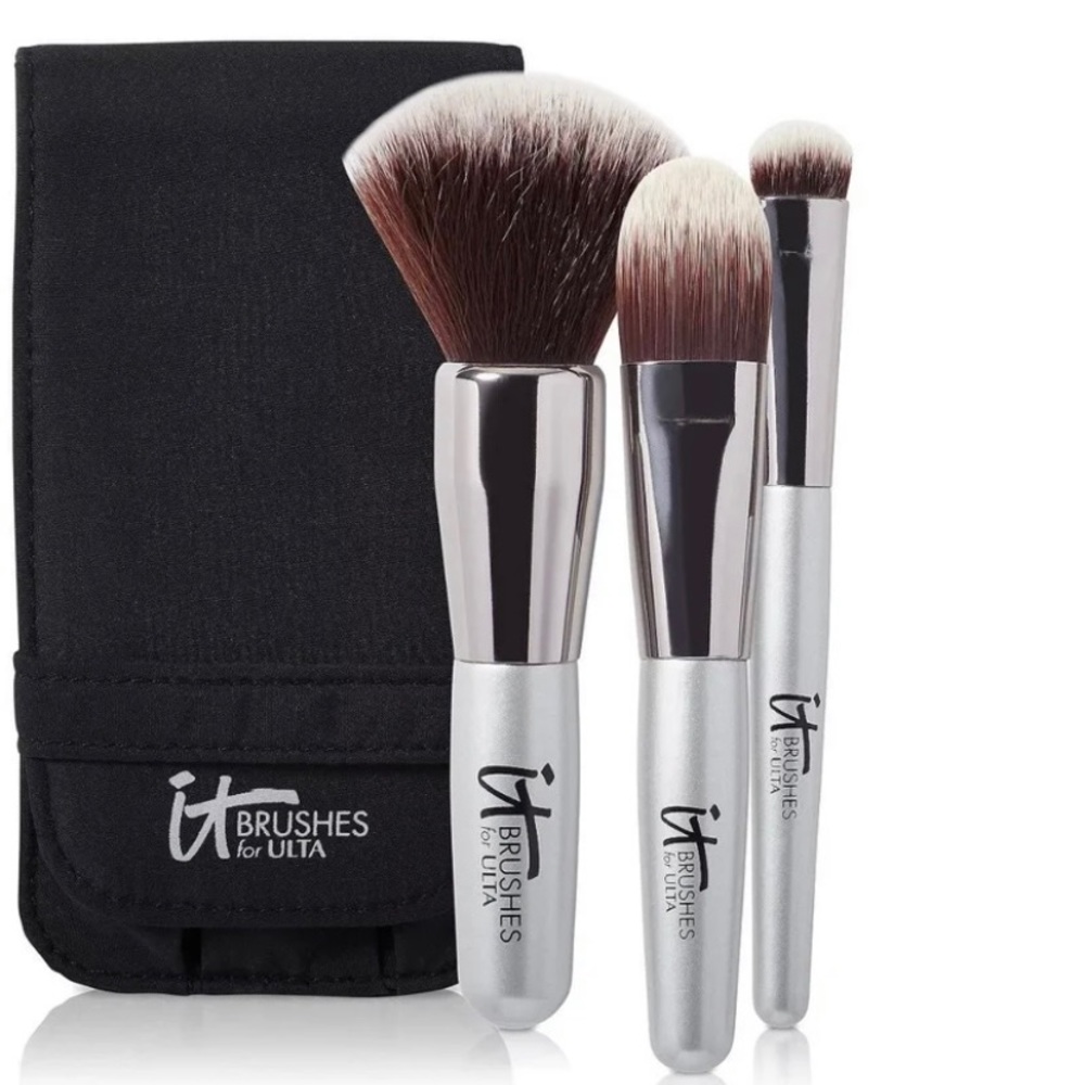 It Cosmetics Mini Travel Size Brushes Set
